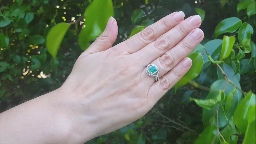 Natural emerald ring