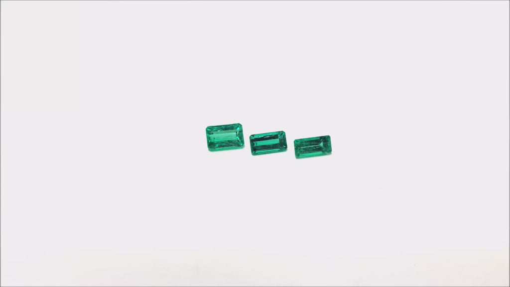 4.18 Carats Natural Emeralds Matched Set Earrings Pendant