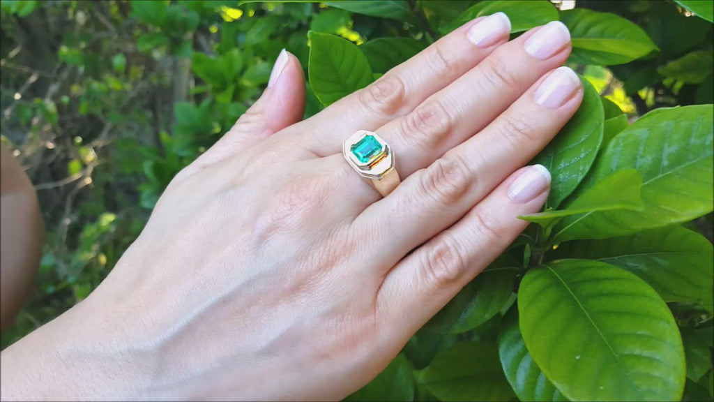 2.37 Carats Muzo Colombian Emerald Ring for Men 14K Yellow Gold