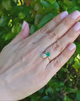 GIA certified natural colombian emerald and diamond ring for women made of 18k yellow gold.
