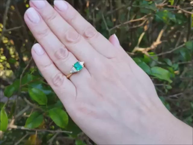 Genuine Muzo mine colombian emerald and trillion side diamonds ring in yellow gold