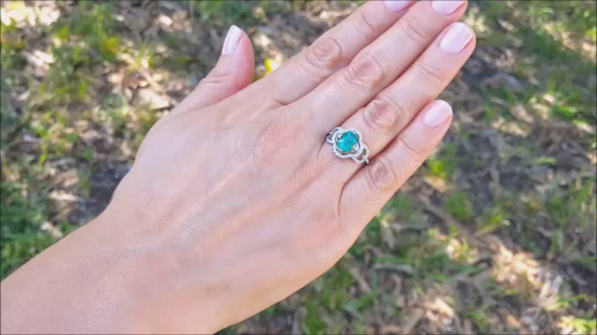 Emerald clover ring white gold