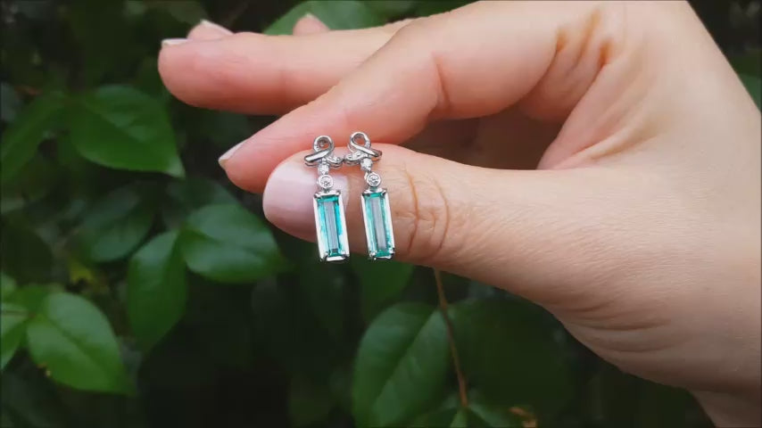 Emerald earrings baguette cut