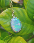 Yellow gold opal pendant