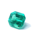 Natural loose emerald Muzo Colombia fine quality, left side table and crown visibles