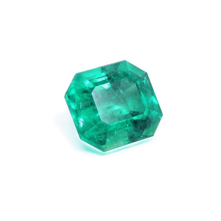 3.17 ct GIA certified natural loose Colombian emerald with a sparkling medium-deep green hue.