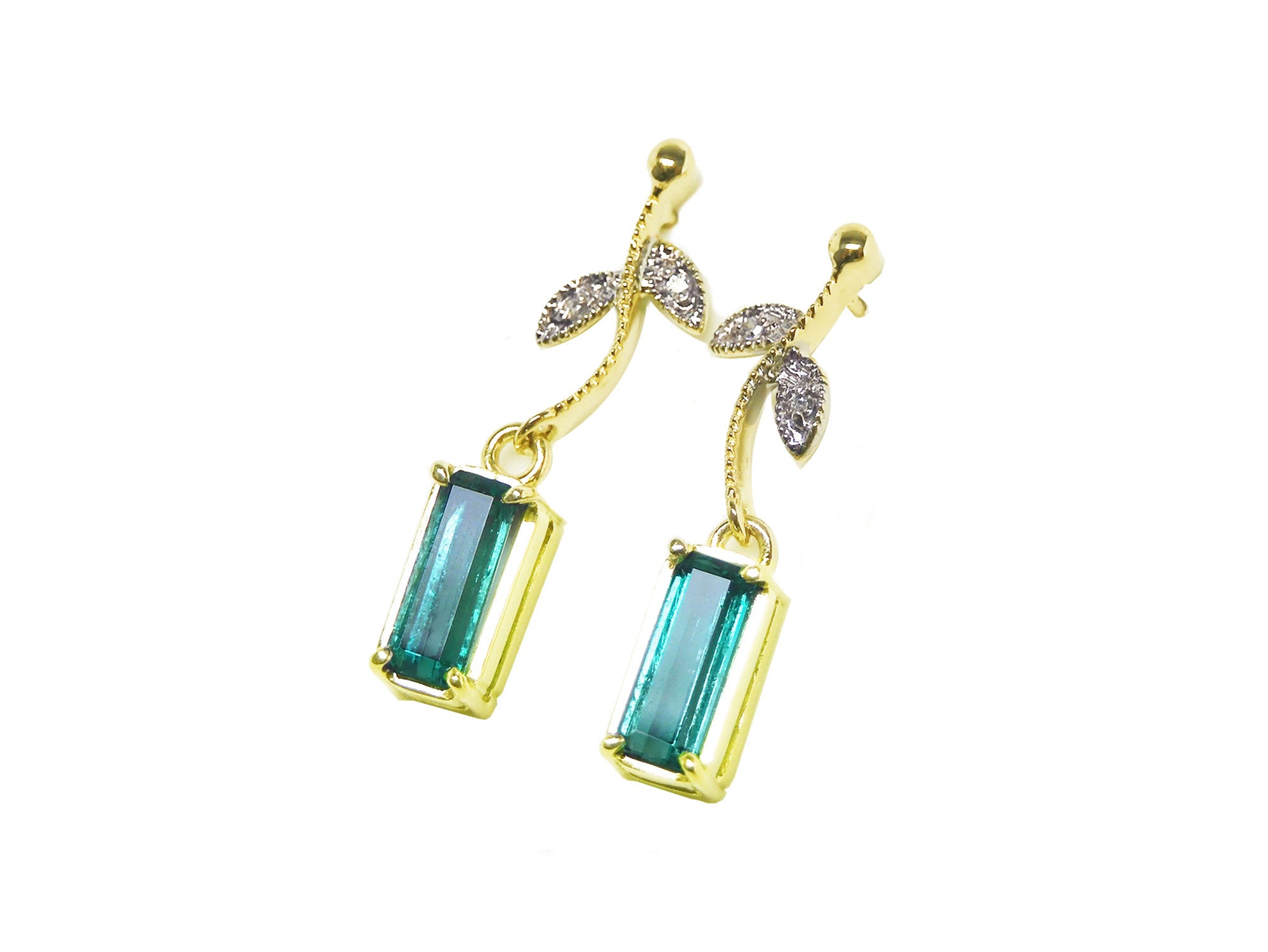 Left side position of a pair of emerald earrings, yellow gold, side and top profile view