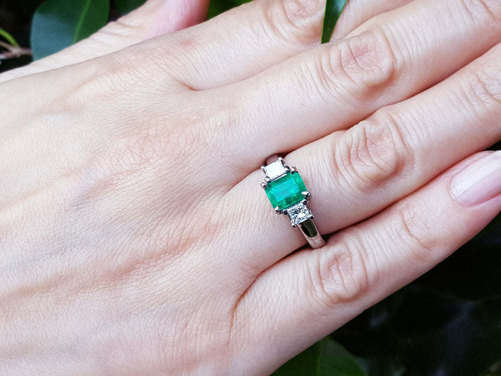 Mother&#39;s Day gift emerald ring engagement ring natural Muzo mine Colombia emerald-cut princess cut side natural diamonds