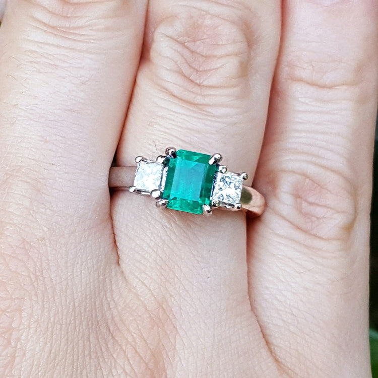 Emerald and side princess cut natural diamond ring engagement ring Muzo mine Colombia emerald-cut