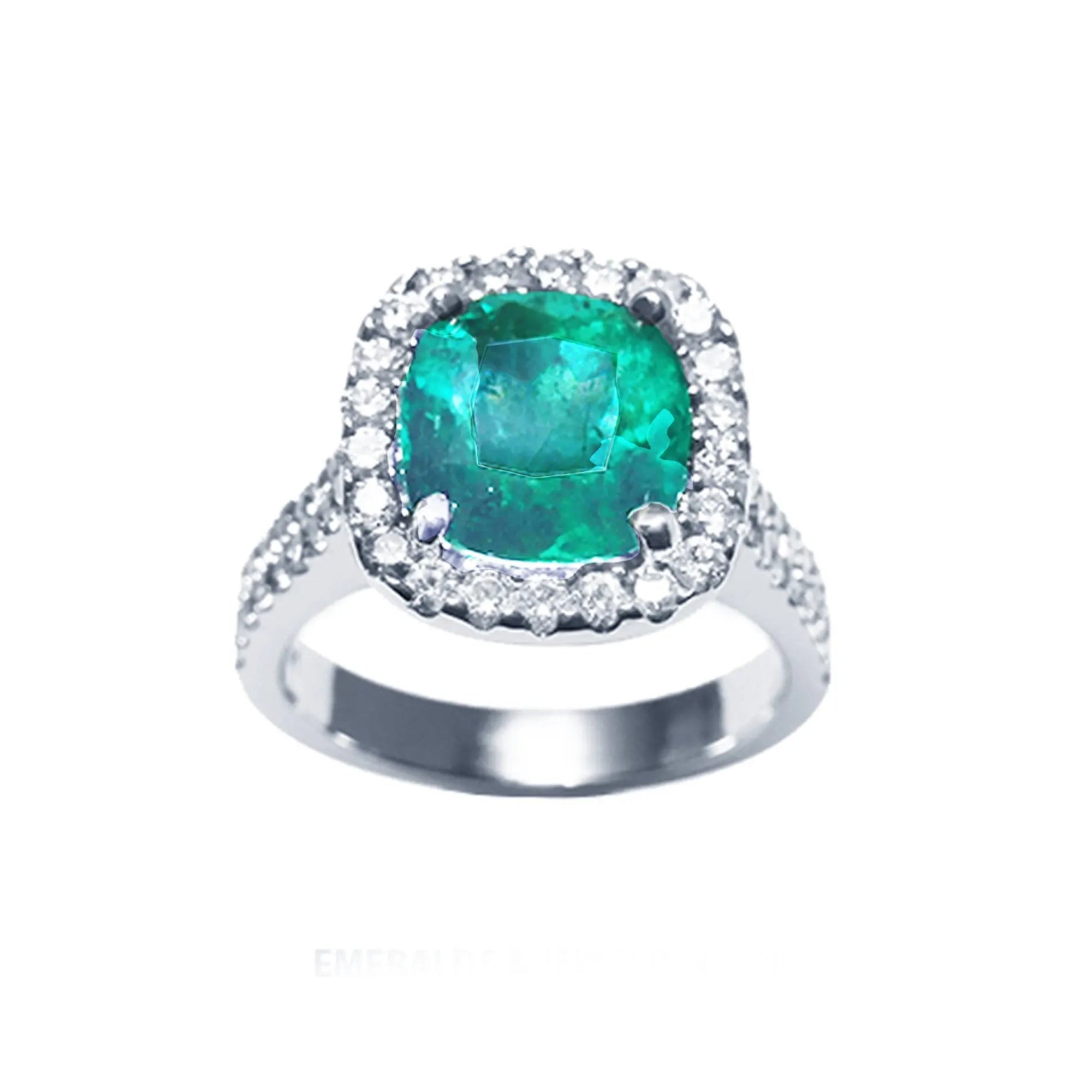 Anillo de oro blanco para mujer con esmeralda corte cojín rodeado de diamantes naturales, vista frontal.